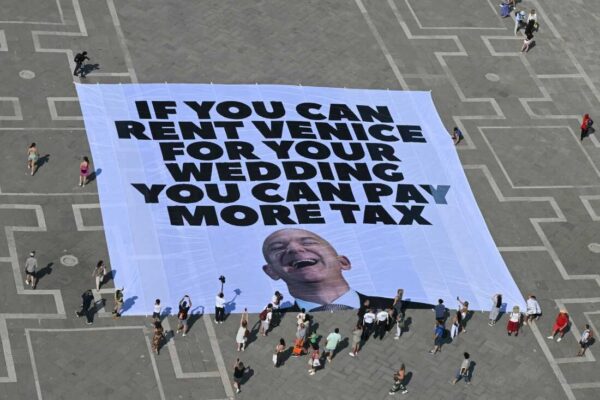 bezos protest