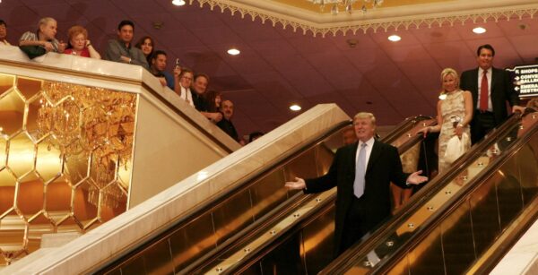 trump10 escalator2